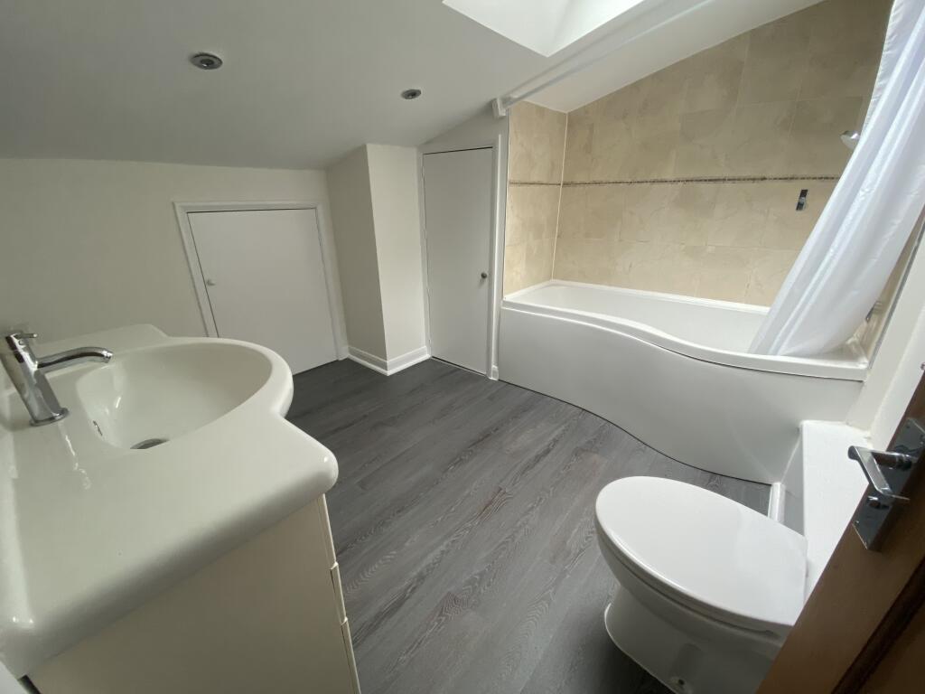 House in Rochester - View 4