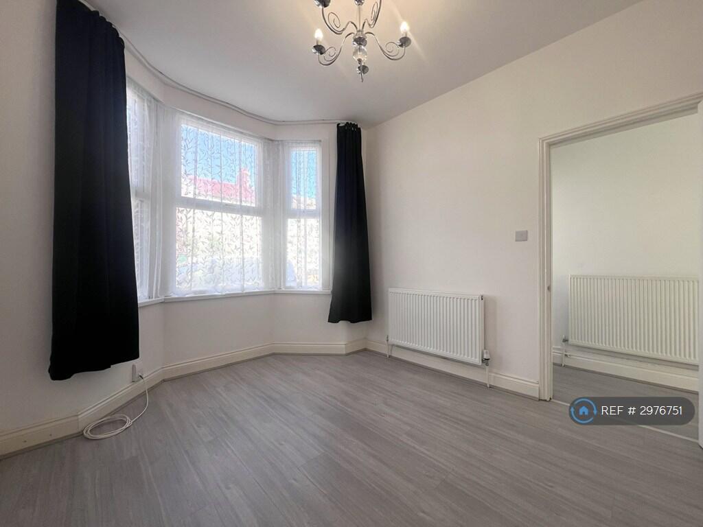 House in London - View 4