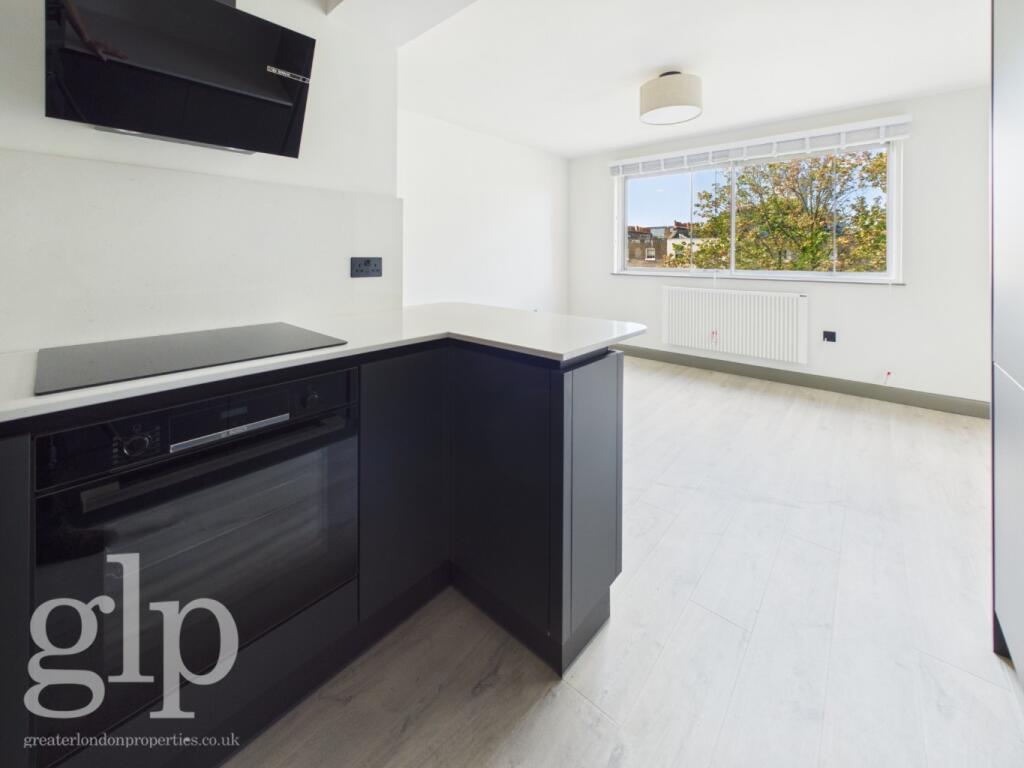 Apartment in London - More