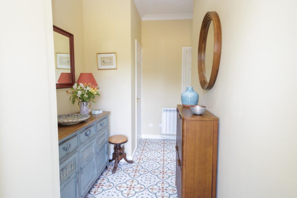 Apartment in Yeovil, Barwick - View 2