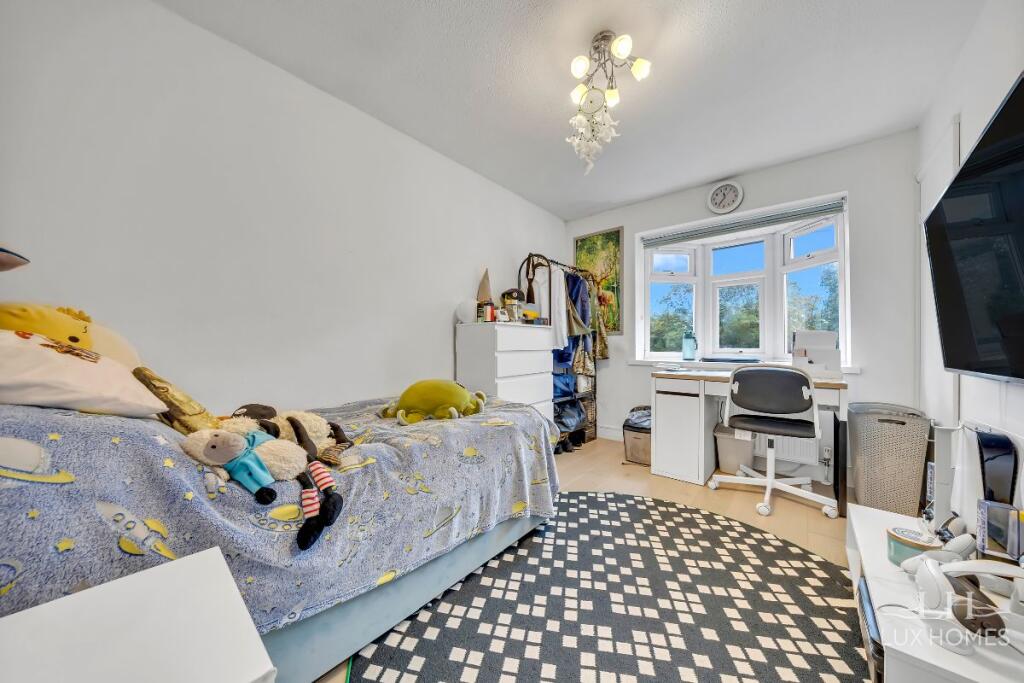 Apartment in Romford - View 5