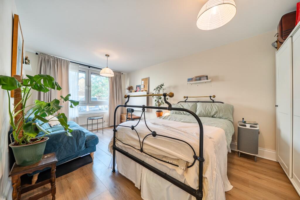 Apartment in London, Evelyn Estate, New Cross - View 3