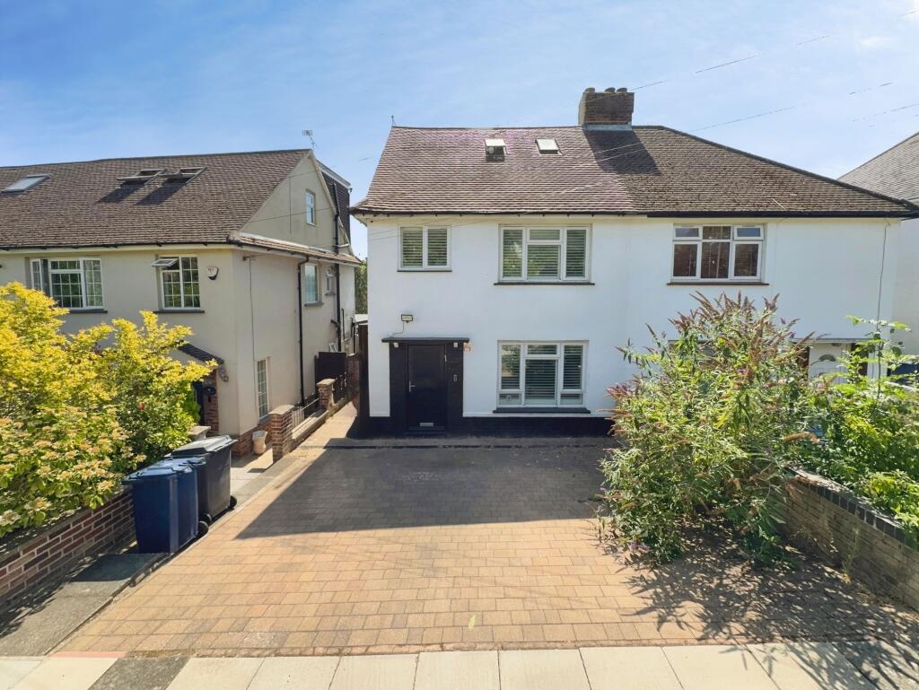 Wise Lane, London, NW7