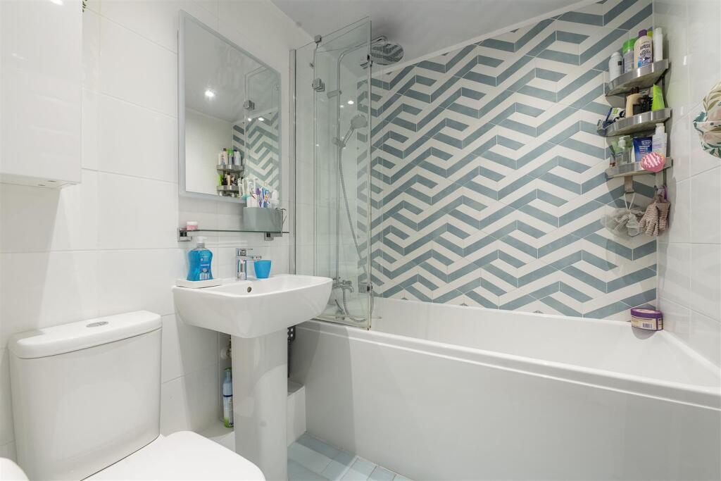 Additional image 10 of Aldwickbury Crescent, Harpenden