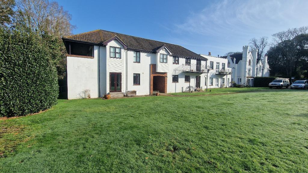 Ducie Avenue, Bembridge, Isle of Wight, PO35 5NF photo 4
