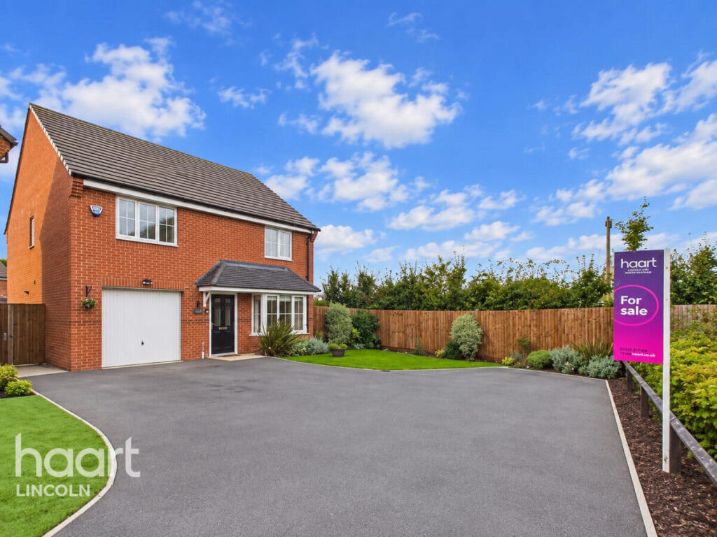 4-bed detached on Field Avenue, Saxilby, £375,000
