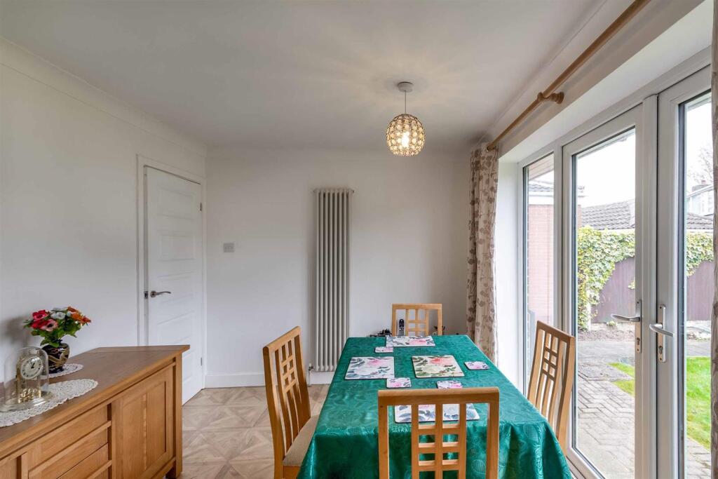 St. Albans Way, Wickersley, Rotherham photo 4