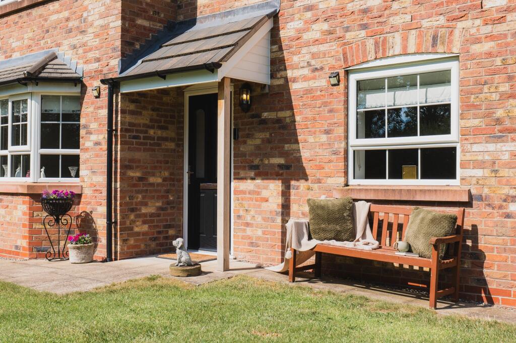 Oak Lodge - subject to an agricultural occupancy clause photo 4