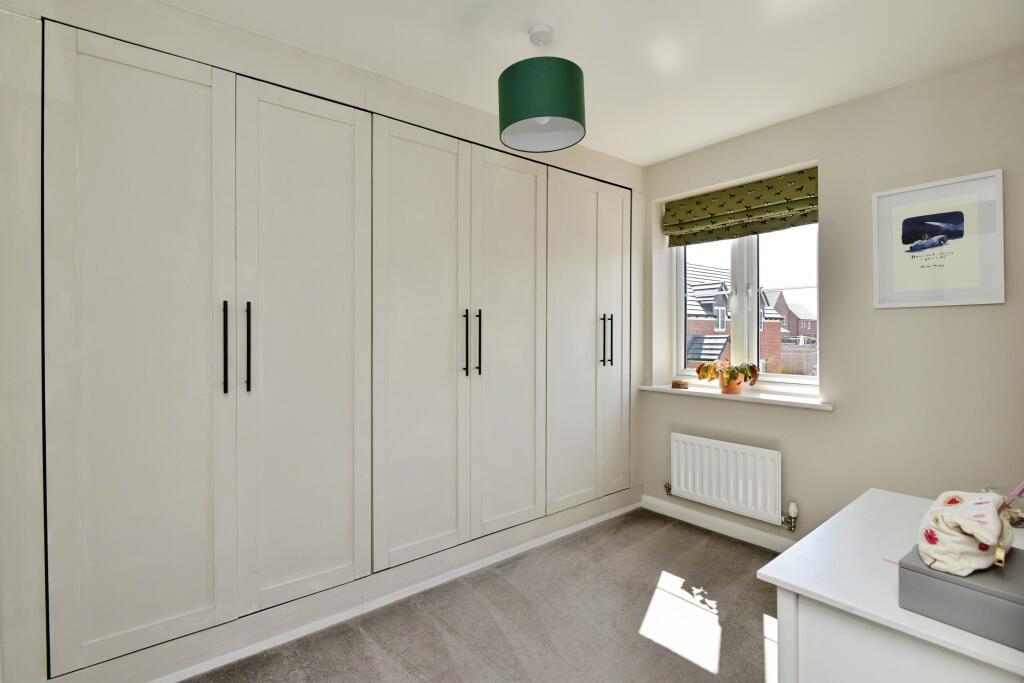 Lever Close, Crewe, CW1 photo 4