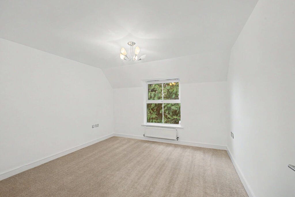 Acresfield Road, Altrincham, WA15 - View 4