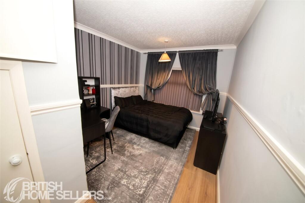 House in Stoke-on-Trent - More