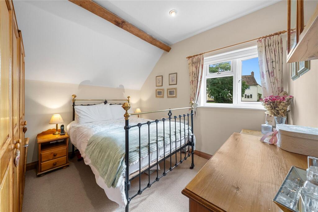 House in Worcester - View 3