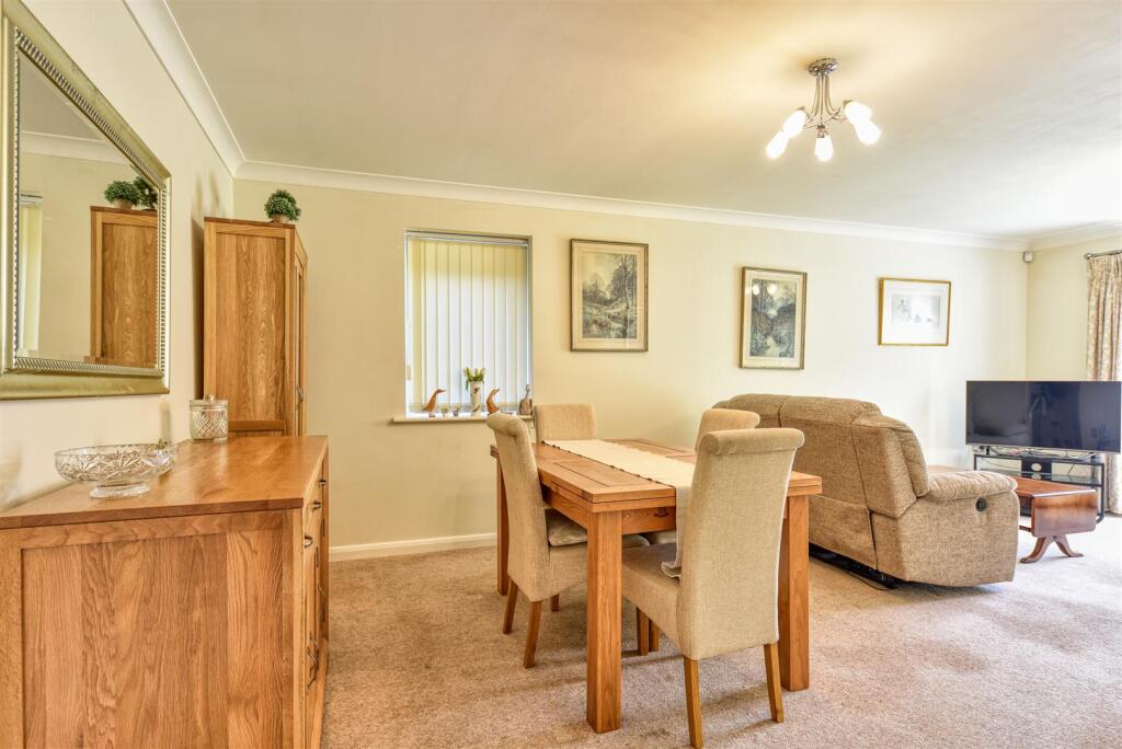 Willow Wong, Burton Joyce, Nottingham - View 4