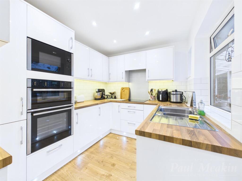 Kingswood Lane, Warlingham photo 2