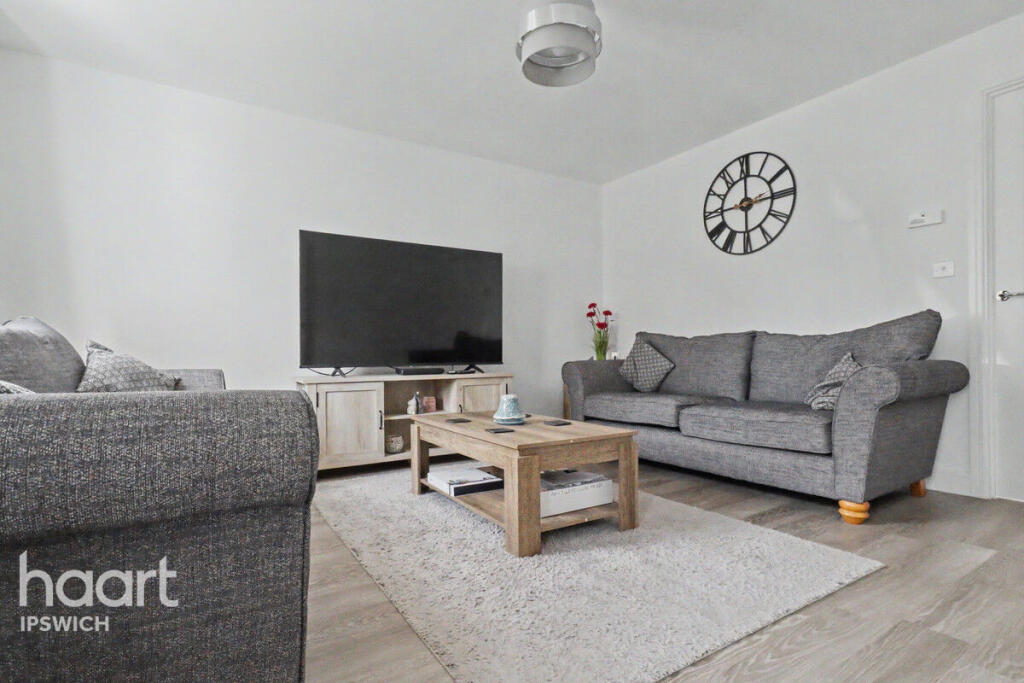 House in Ipswich, Sproughton - View 2