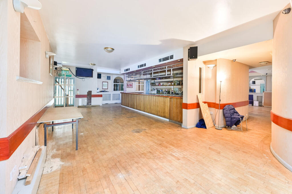 House in London - View 5