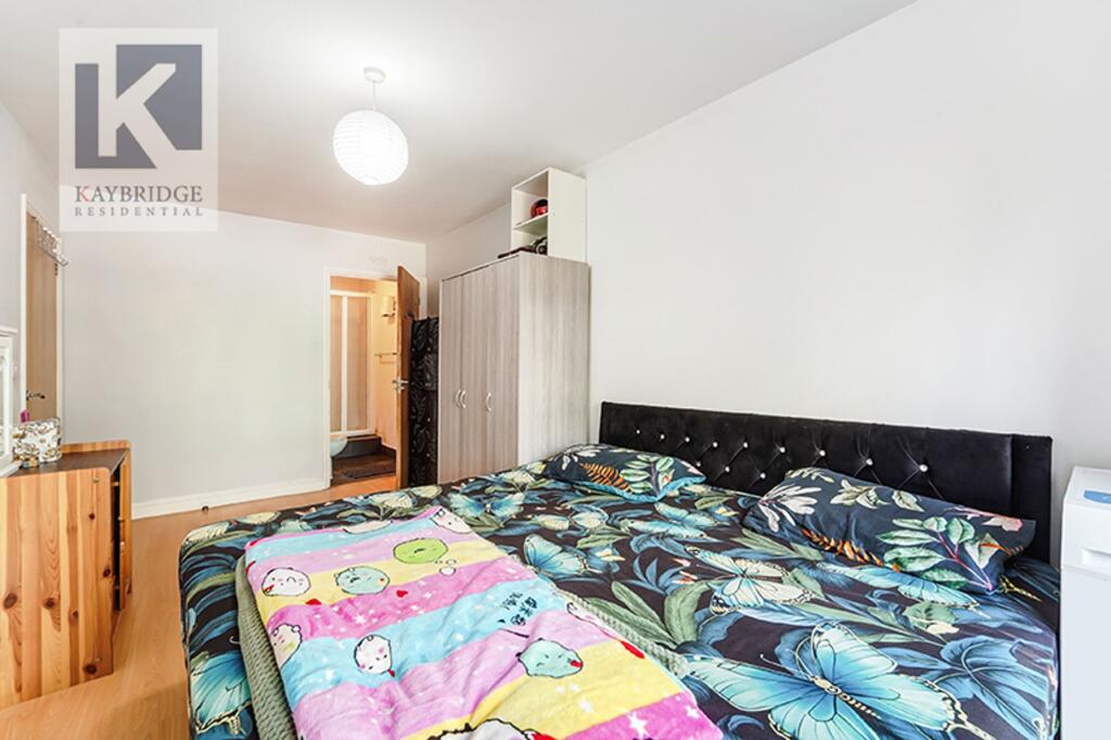 Apartment in Kingston upon Thames - More