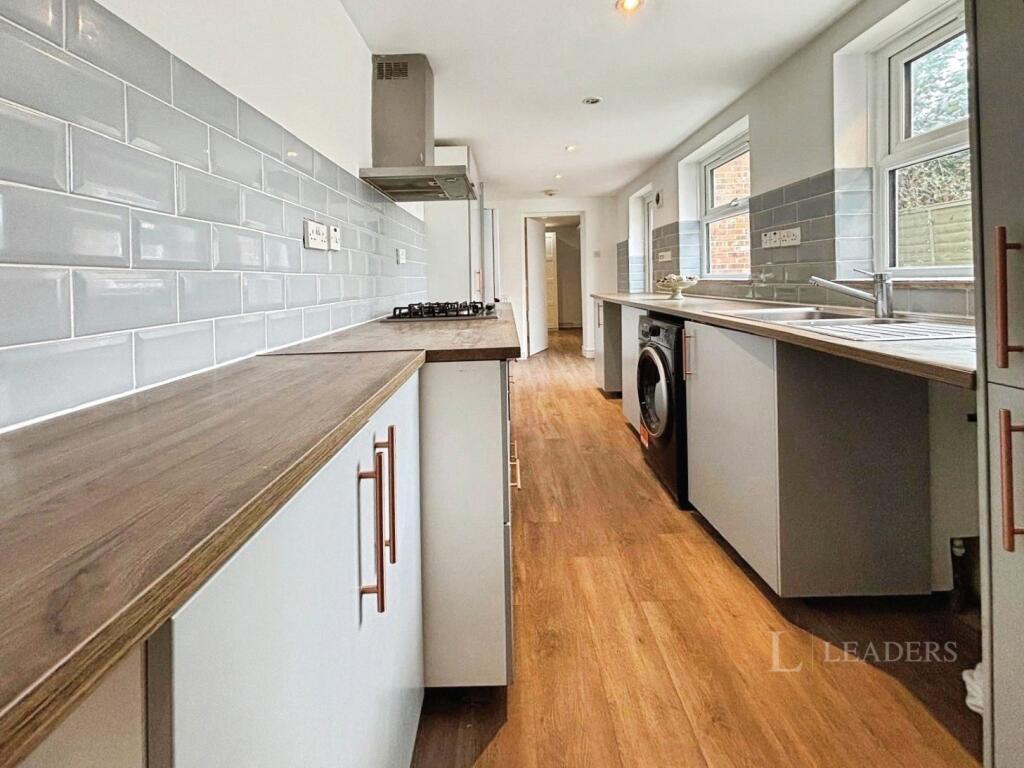 House in Croydon - View 5
