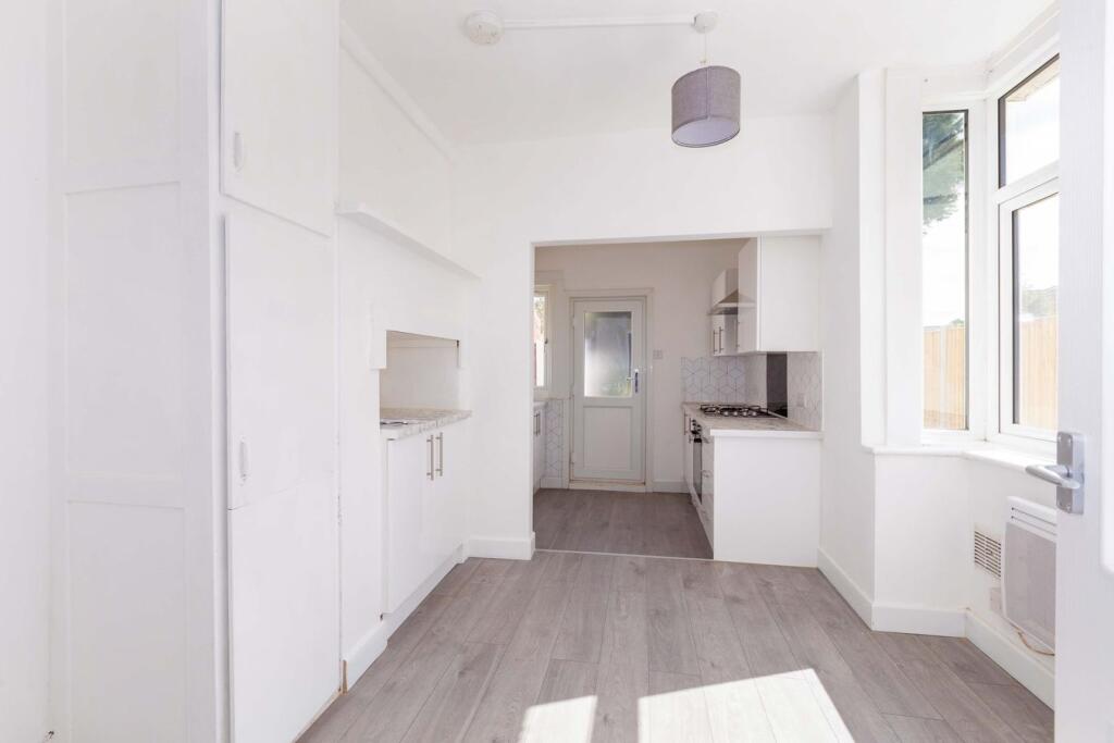 House in Slough - View 5