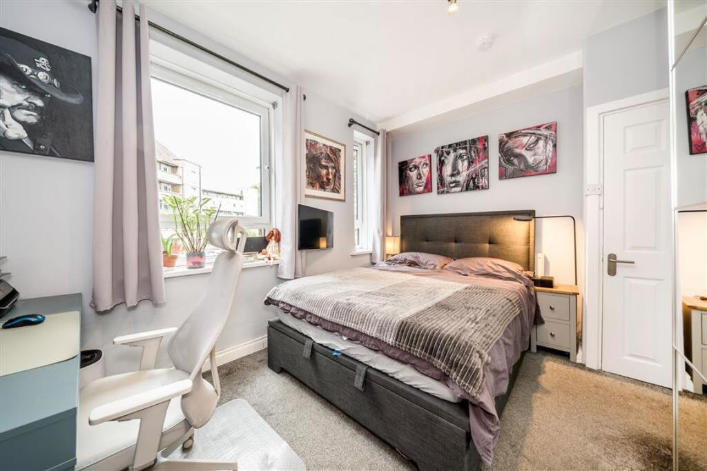 Apartment in London - More