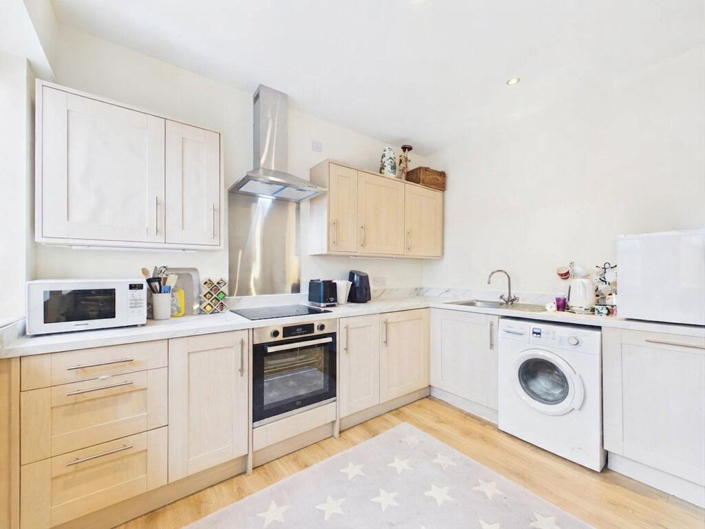 Apartment in Nottingham, Nottinghamshire - View 5
