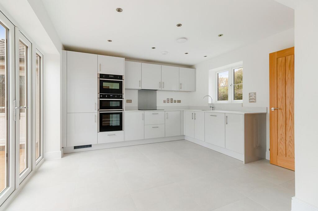 Coldharbour Road, Upper Dicker, BN27 photo 2
