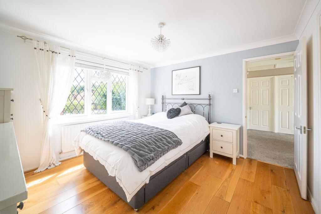 House in Southampton - More