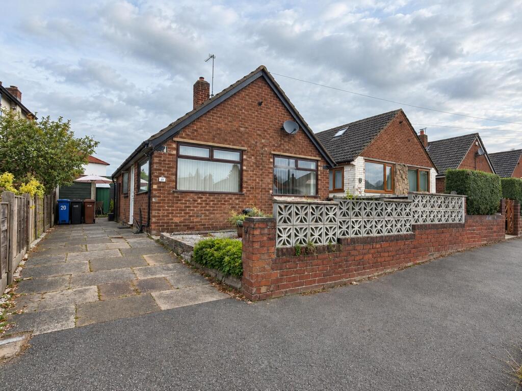 2-bed detached on The Drive, Bredbury, £160,000