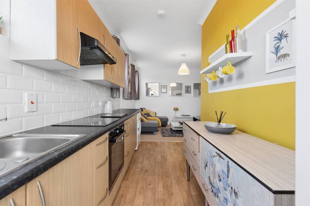 Apartment in Whitstable, South Tankerton - More