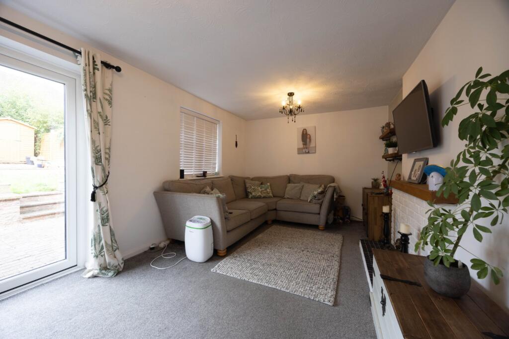 House in Worcester - View 3