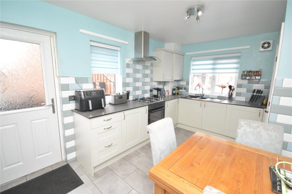 Lingwell Court, Middleton, Leeds photo 4