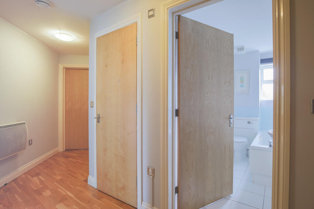 Apartment in Twickenham - More