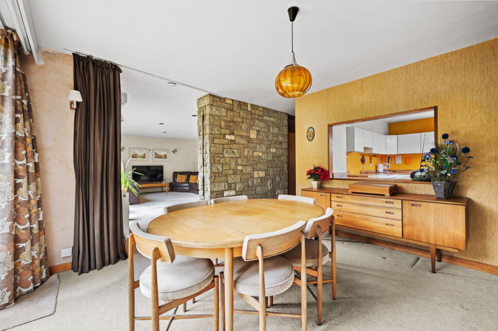 House in London, Farnborough Park, Locksbottom - View 4