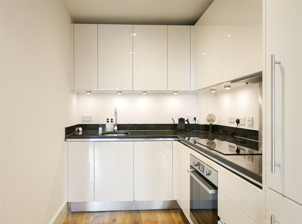 Apartment in London - View 5