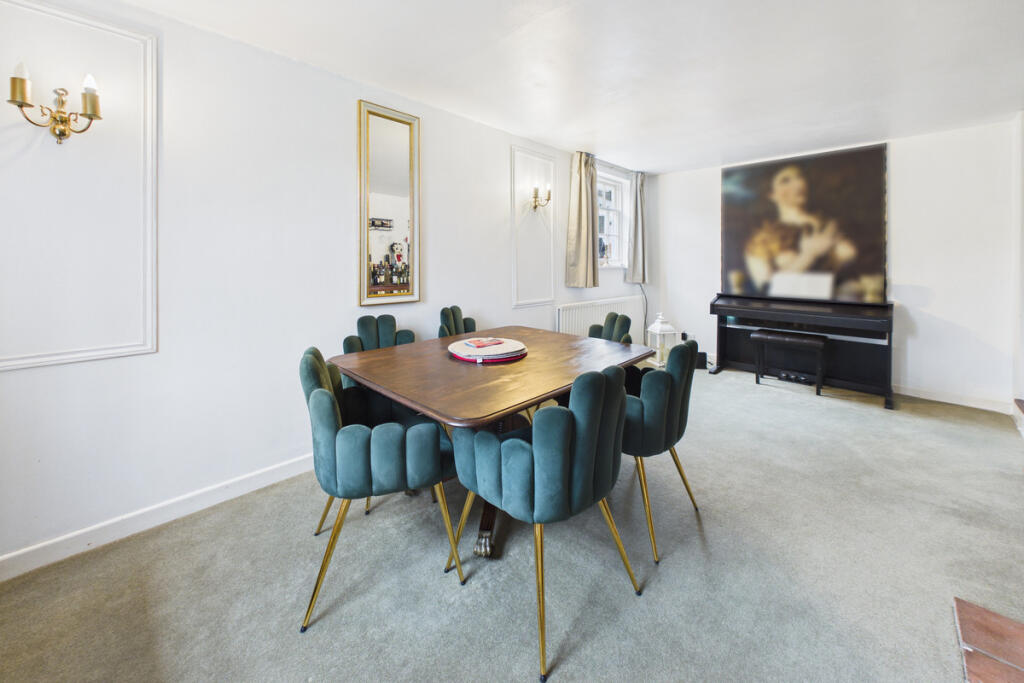 House in Dacorum, Hertfordshire - View 2