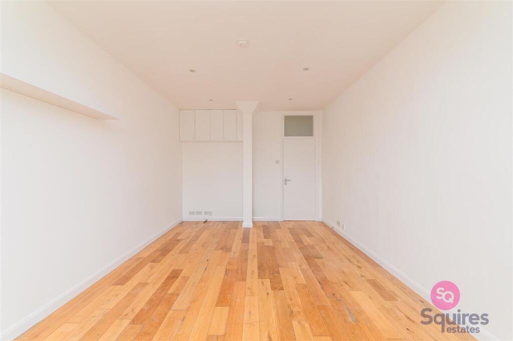 Apartment in London - View 4