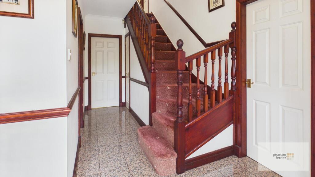 House in Bury, Kirklees - View 3