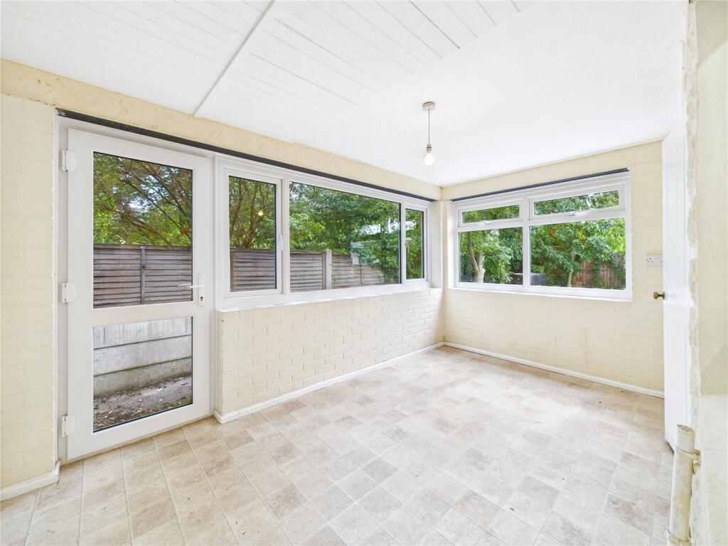 House in Chelmsford, Meadgate, Great Baddow - View 4