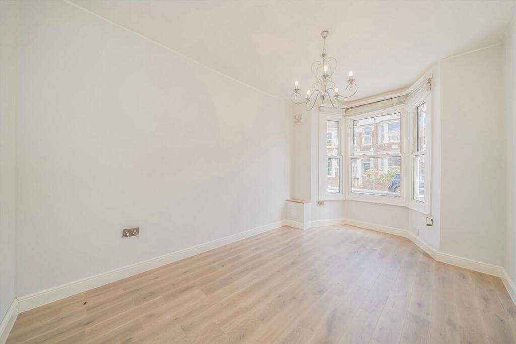 House in London - View 5