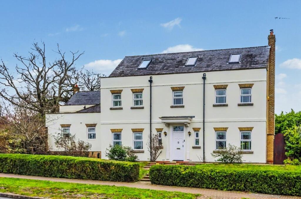 Main image of property: Ashmeads Court Shenley