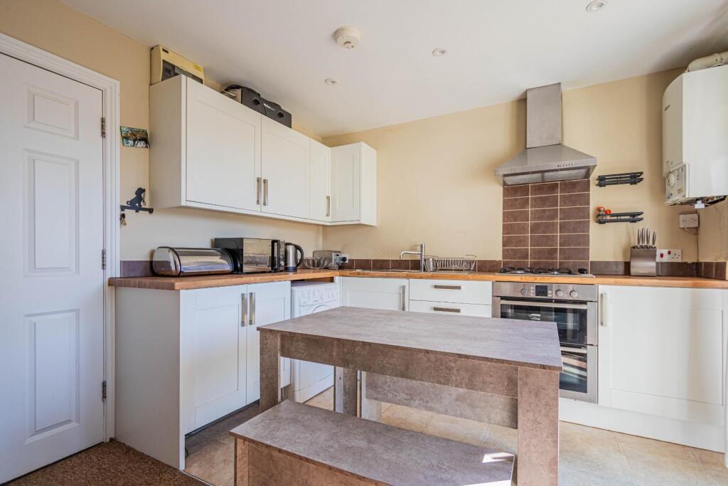 Apartment in Bristol, Southmead - View 5