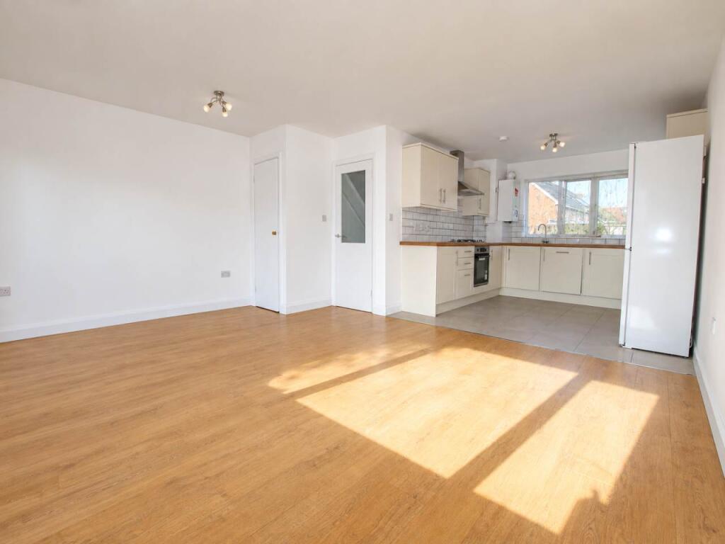 House in Southall - View 5