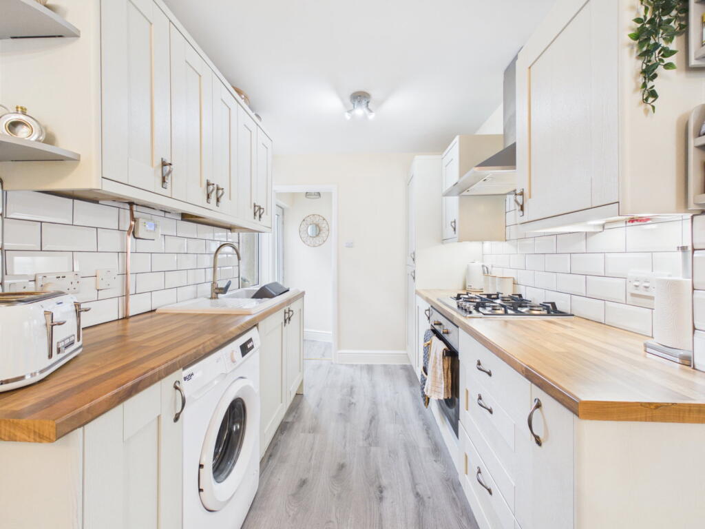 House in Gillingham, Medway - View 2