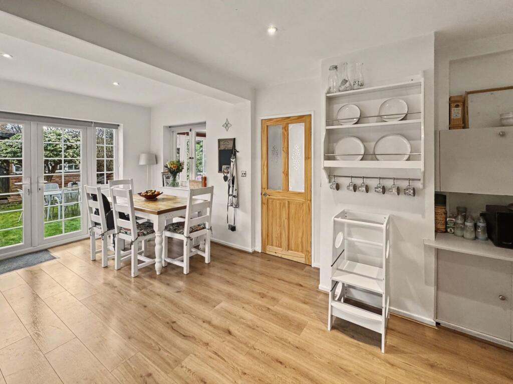 Melrose Close, Whitefield, M45 - More