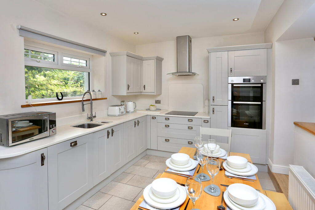 House in Newport - More