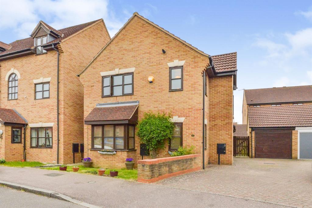 Main image of property: Levens Hall Drive, Westcroft, Milton Keynes