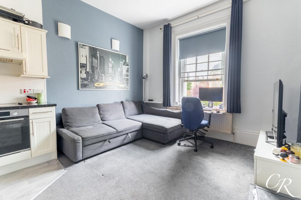 Apartment in Cheltenham, Warden Hill, Montpellier - View 4