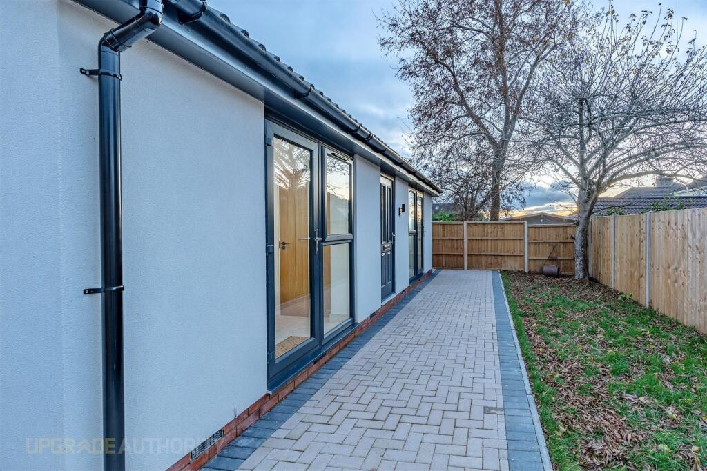 Apartment in Bristol - View 3