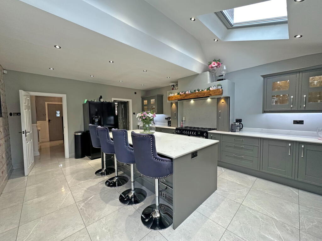 Main image of property: Knightsbridge Road, Solihull, B92 8RB