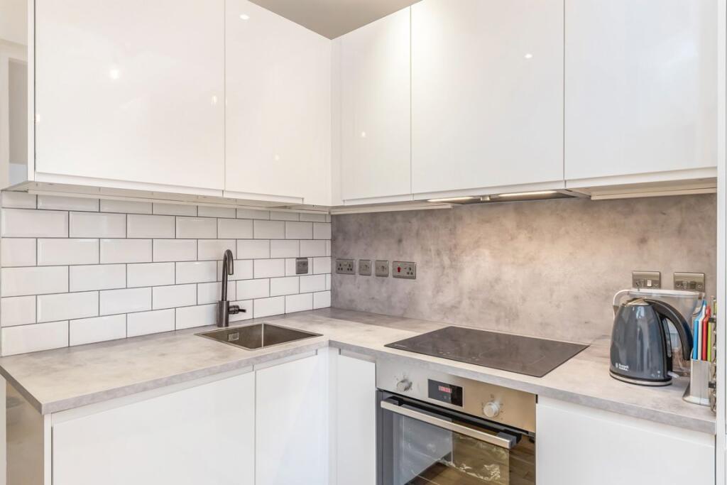 Apartment in London - View 2